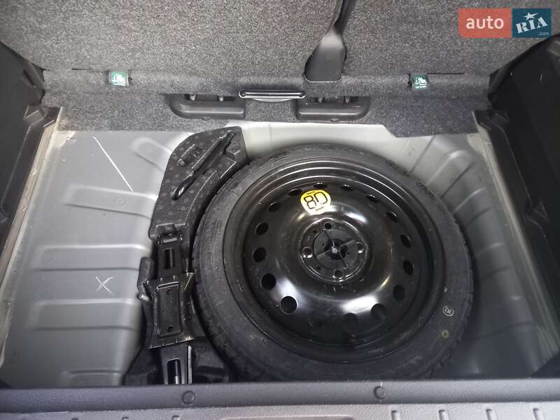 Хетчбек Nissan Note 2010 в Онуфріївці