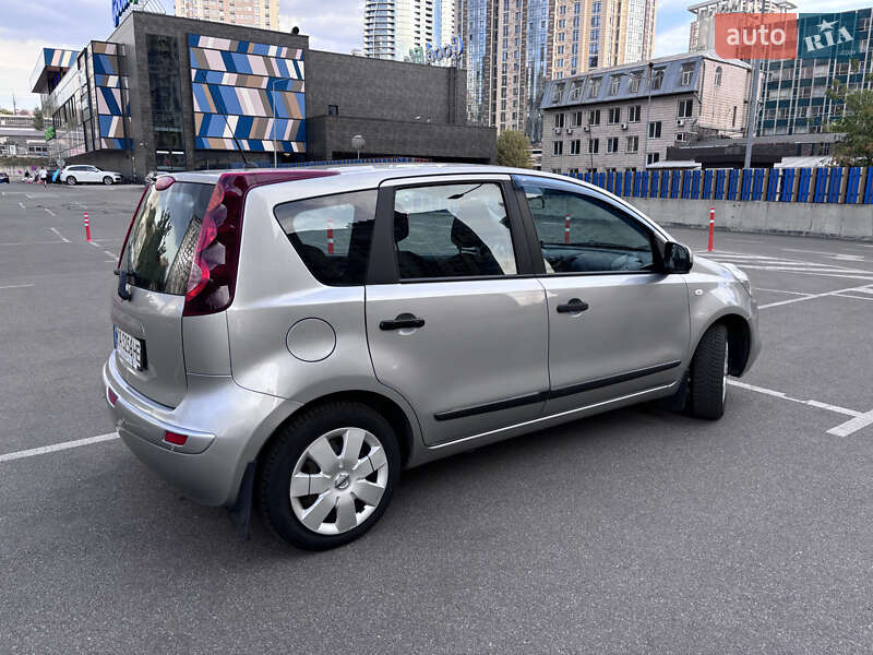 Хэтчбек Nissan Note 2011 в Чернигове