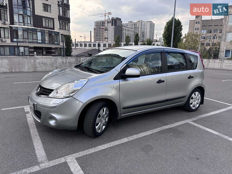 Хэтчбек Nissan Note 2011 в Чернигове