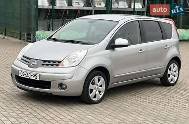 Хэтчбек Nissan Note 2007 в 