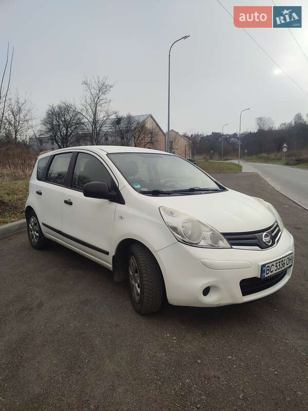 Хэтчбек Nissan Note 2009 в Львове