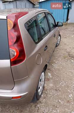 Хэтчбек Nissan Note 2013 в 