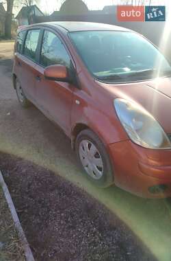 Хетчбек Nissan Note 2007 в Пулинах