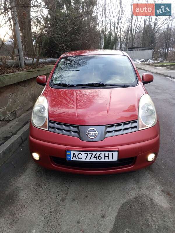 Хэтчбек Nissan Note 2008 в 