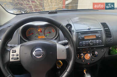 Хэтчбек Nissan Note 2006 в 