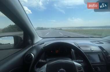 Хэтчбек Nissan Note 2013 в 