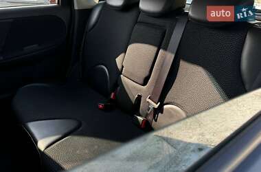 Хэтчбек Nissan Note 2012 в 