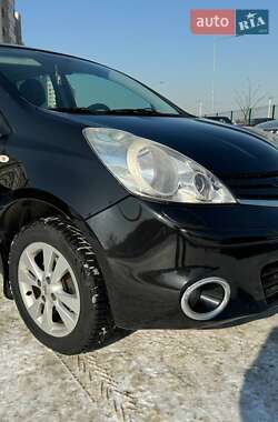 Хэтчбек Nissan Note 2012 в 