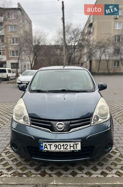 Хэтчбек Nissan Note 2012 в 