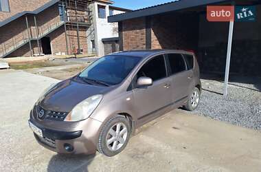 Хэтчбек Nissan Note 2007 в 