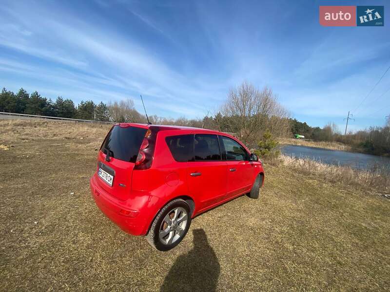 Хэтчбек Nissan Note 2011 в Ровно