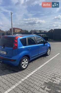 Хэтчбек Nissan Note 2006 в 