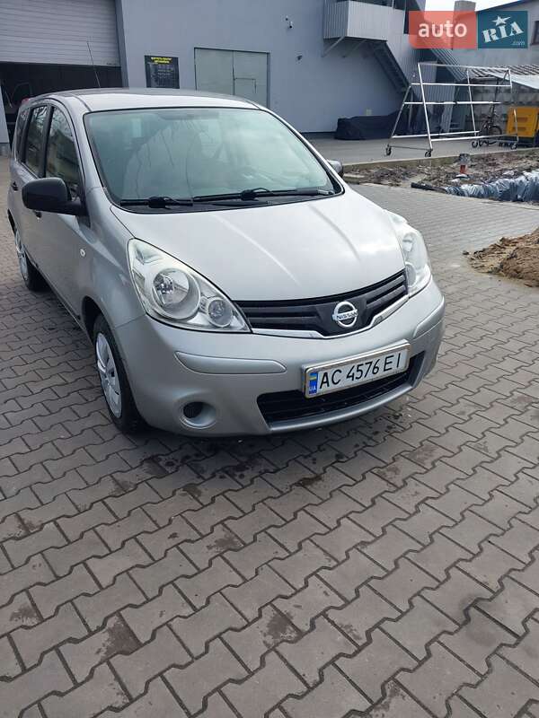 Хэтчбек Nissan Note 2010 в Луцке