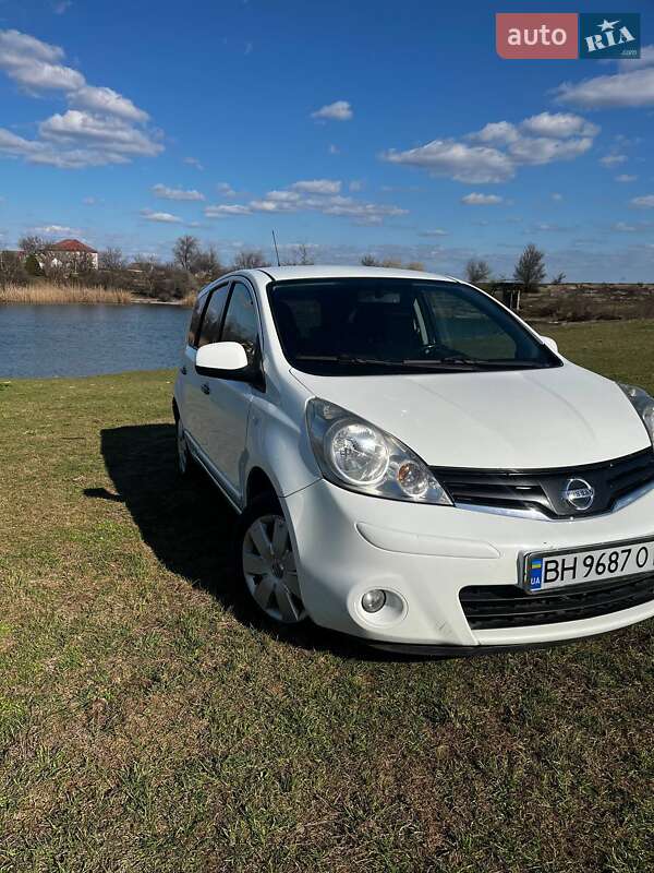 Хэтчбек Nissan Note 2011 в Одессе