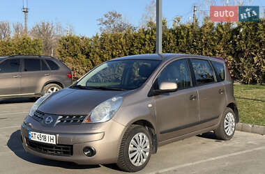 Хэтчбек Nissan Note 2008 в 