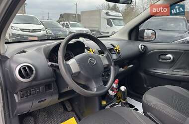 Хэтчбек Nissan Note 2011 в 