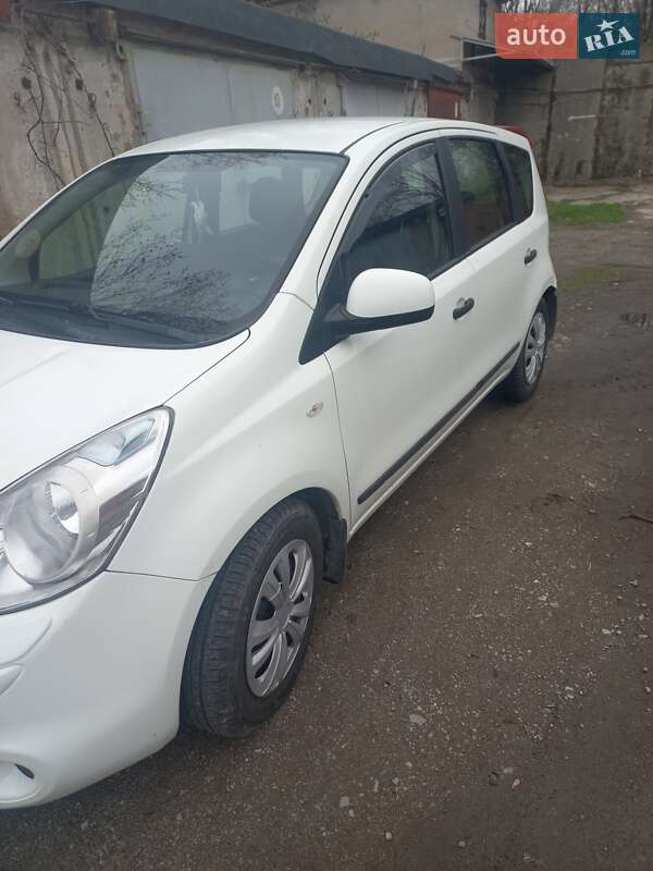 Хетчбек Nissan Note 2011 в Запоріжжі фото 3 Хетчбек Nissan Note 2011 в Запоріжжі