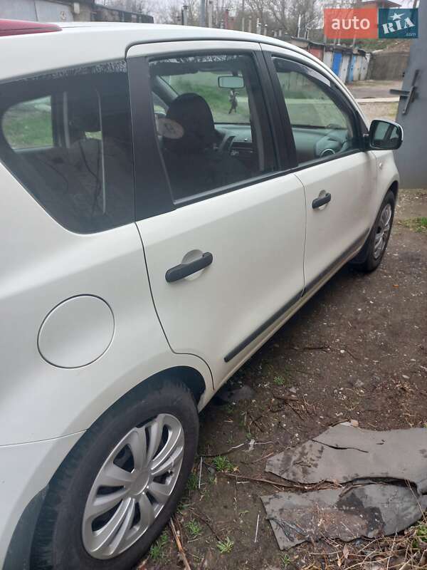 Хетчбек Nissan Note 2011 в Запоріжжі фото 13 Хетчбек Nissan Note 2011 в Запоріжжі