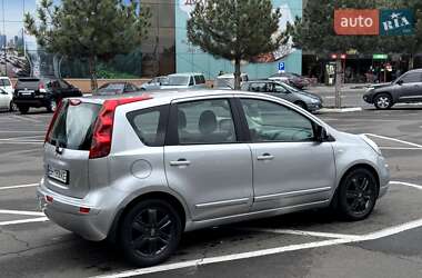 Хэтчбек Nissan Note 2006 в 