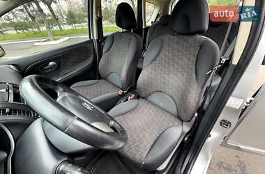 Хэтчбек Nissan Note 2006 в 