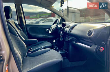 Хэтчбек Nissan Note 2008 в 
