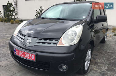 Хэтчбек Nissan Note 2007 в 