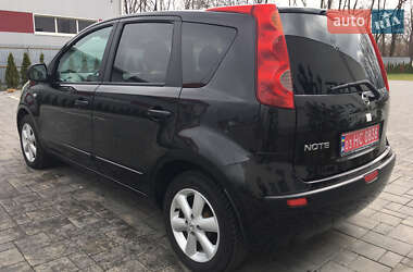 Хэтчбек Nissan Note 2007 в 