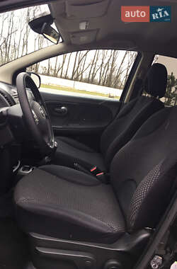 Хэтчбек Nissan Note 2007 в 