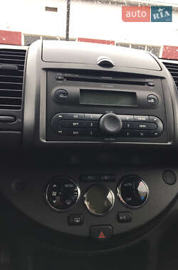 Хэтчбек Nissan Note 2007 в 