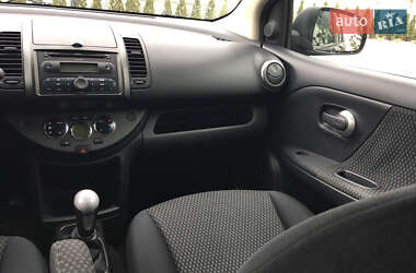 Хэтчбек Nissan Note 2007 в 