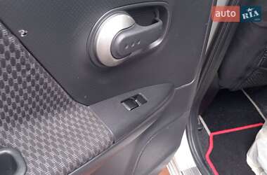 Хэтчбек Nissan Note 2006 в 
