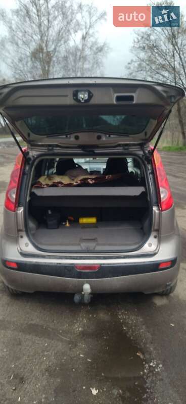 Хэтчбек Nissan Note 2006 в Шполе