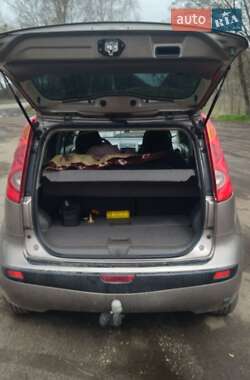 Хэтчбек Nissan Note 2006 в 