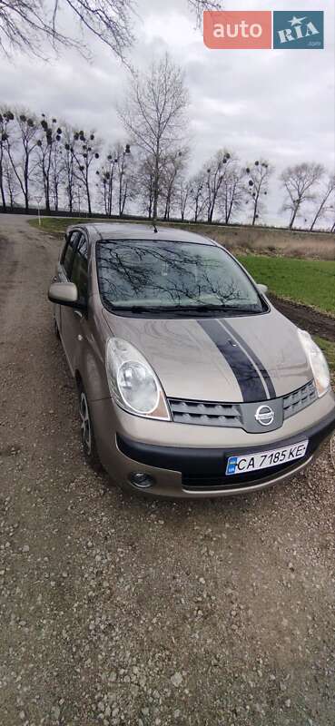 Хэтчбек Nissan Note 2006 в Шполе