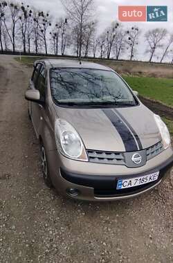 Хэтчбек Nissan Note 2006 в 