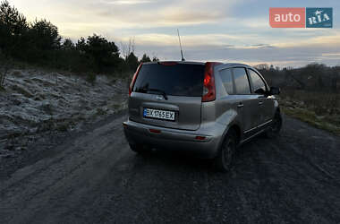 Хэтчбек Nissan Note 2007 в 