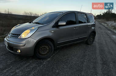 Хэтчбек Nissan Note 2007 в 