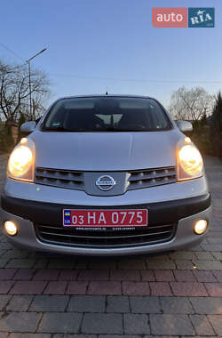 Хэтчбек Nissan Note 2006 в 