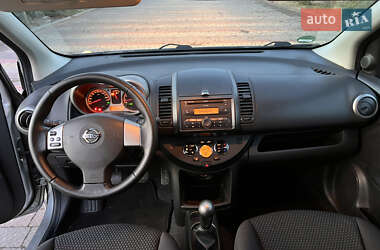 Хэтчбек Nissan Note 2006 в 