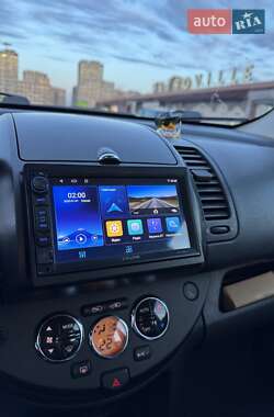 Хэтчбек Nissan Note 2006 в 