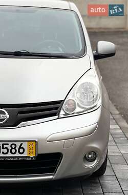 Хэтчбек Nissan Note 2009 в 