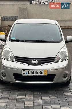 Хэтчбек Nissan Note 2009 в 