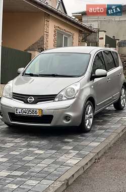 Хэтчбек Nissan Note 2009 в 