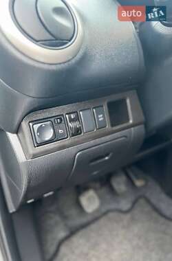 Хэтчбек Nissan Note 2009 в 