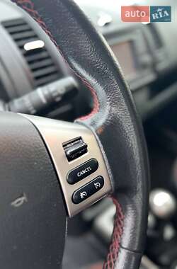 Хэтчбек Nissan Note 2009 в 