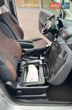 Хэтчбек Nissan Note 2009 в 