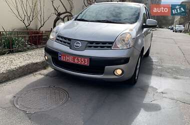 Хэтчбек Nissan Note 2007 в 