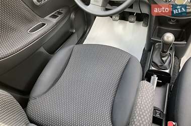 Хэтчбек Nissan Note 2007 в 