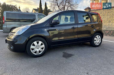 Хэтчбек Nissan Note 2006 в 