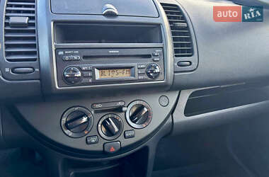 Хэтчбек Nissan Note 2006 в 